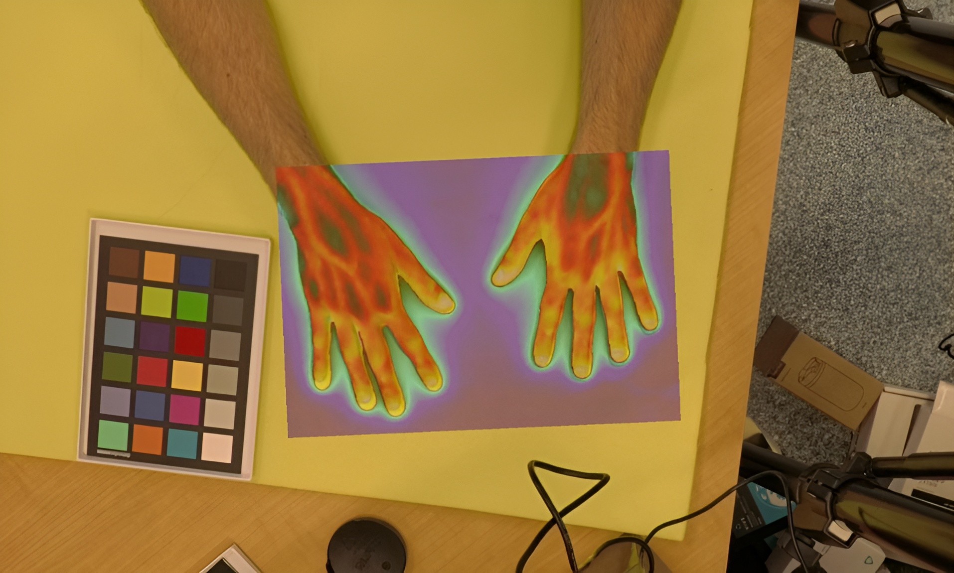 Combiner caméras thermiques et couleurs pour une analyse plus précise - Combineer warmtebeeldcamera's en kleurencamera's voor een nauwkeurigere analyse